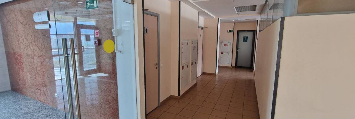 Офис 1 211 м² Офис 1 211 м²