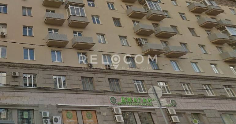 Административное здание Земляной вал 24